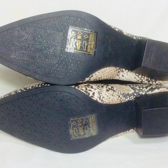 Qupid Women Snakeskin Bootie Boots 9 Black White Zipper Point J Toe Pre-Owned. - Picture 4 of 6